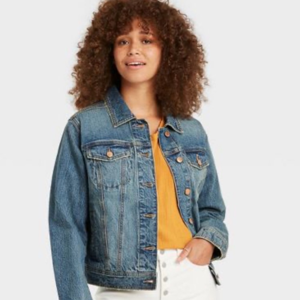 NWT universal thread jean jacket size M.
